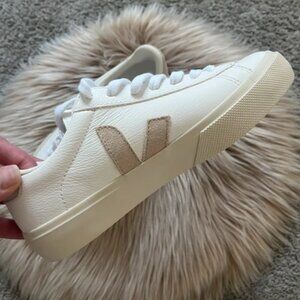 VEJA Women’s Classic Sneakers – Casual Low Top Flat Shoes